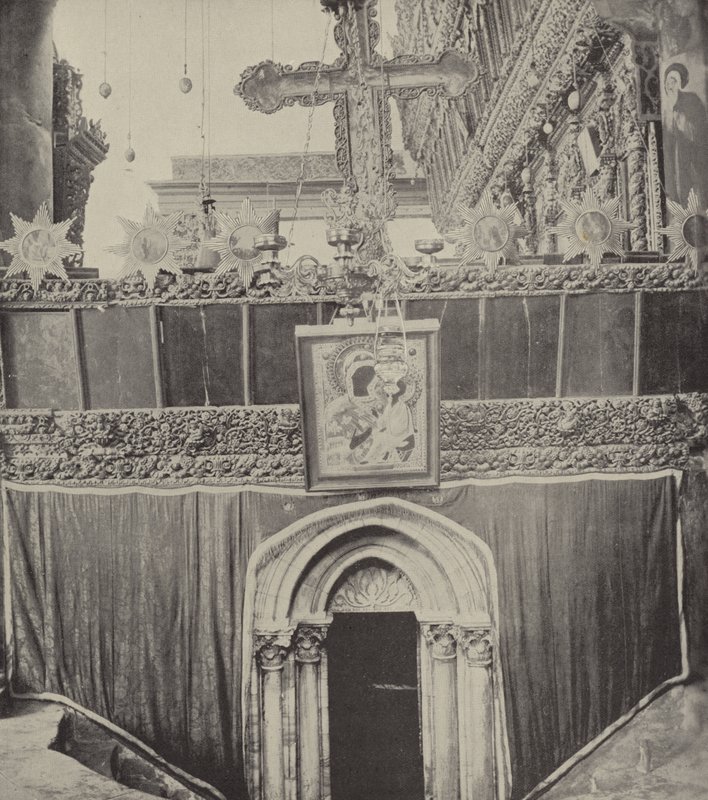Ingang van de grot in de Geboortekerk, in de buurt waar Boaz en Ruth elkaar ontmoetten door English Photographer