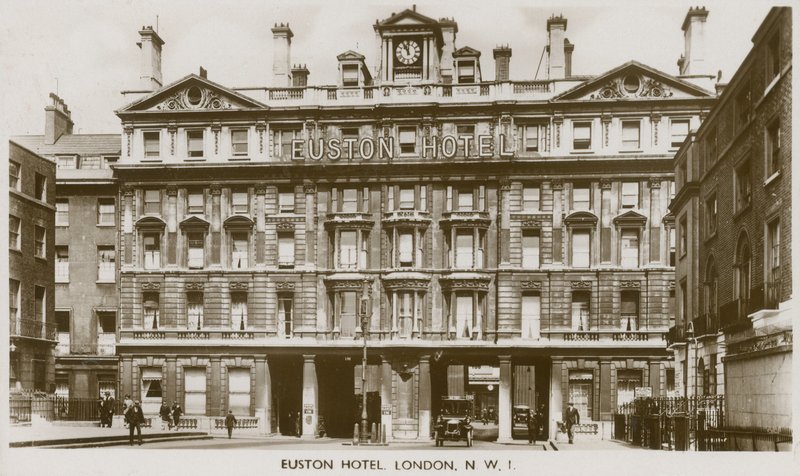 Euston Hotel, Londen NW1 door English Photographer