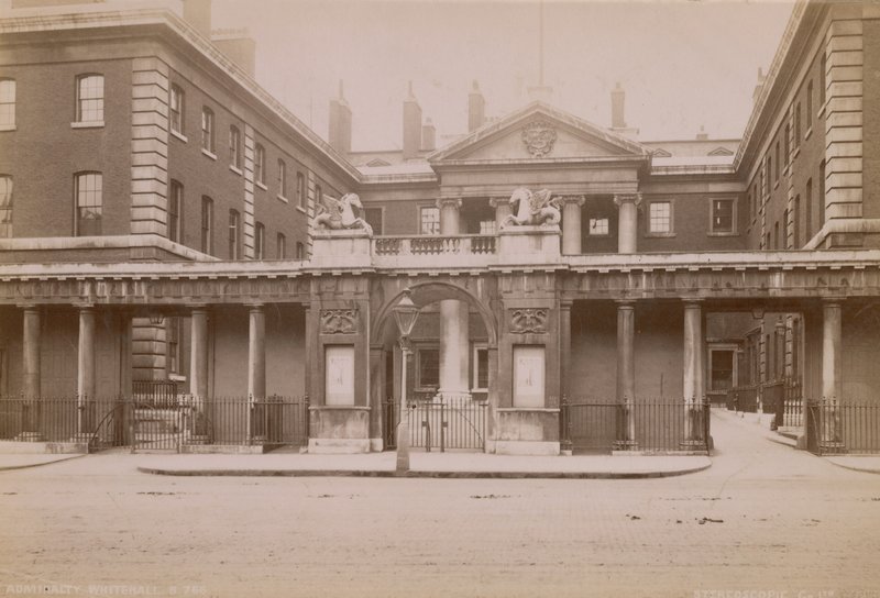Buitenzicht van The Admiralty door English Photographer