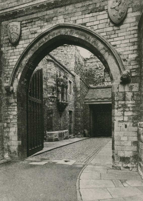 Poort van Lincoln Castle, met John O