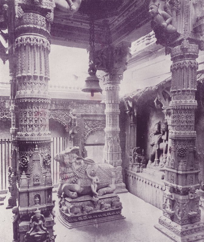Gosain Tempel, Benares door English Photographer