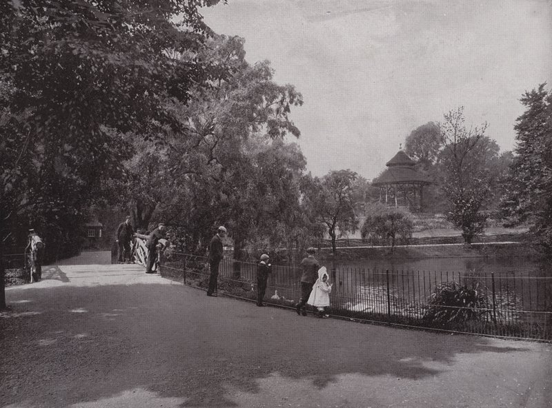 In Waterlow Park, Highgate door English Photographer