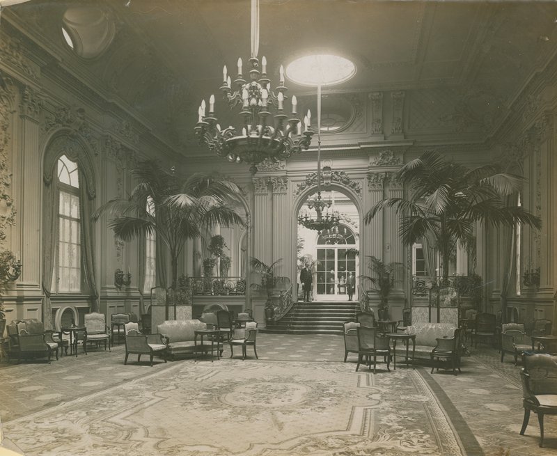 Lobby van het Cecil Hotel, Londen door English Photographer