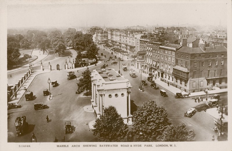 Marble Arch met Bayswater Road en Hyde Park, Londen door English Photographer