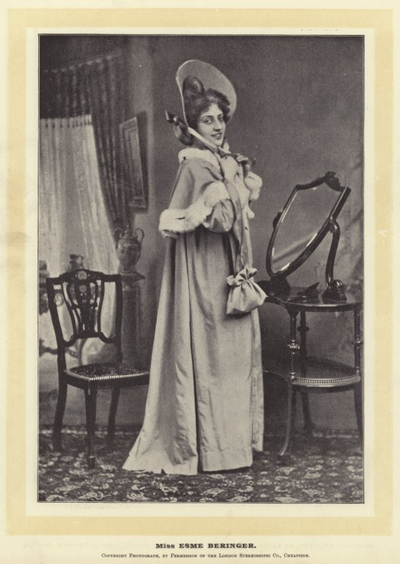 Miss Esme Beringer door English Photographer