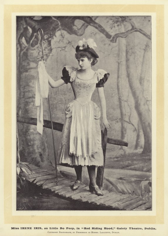 Miss Irene Iris als Little Bo Peep in Red Riding Hood, Gaiety Theatre, Dublin door English Photographer