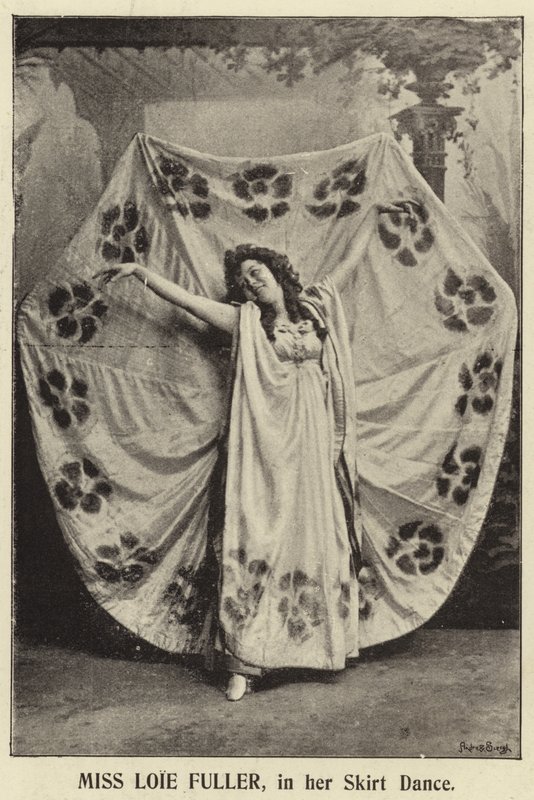 Mevrouw Loie Fuller, in haar Rokdans door English Photographer