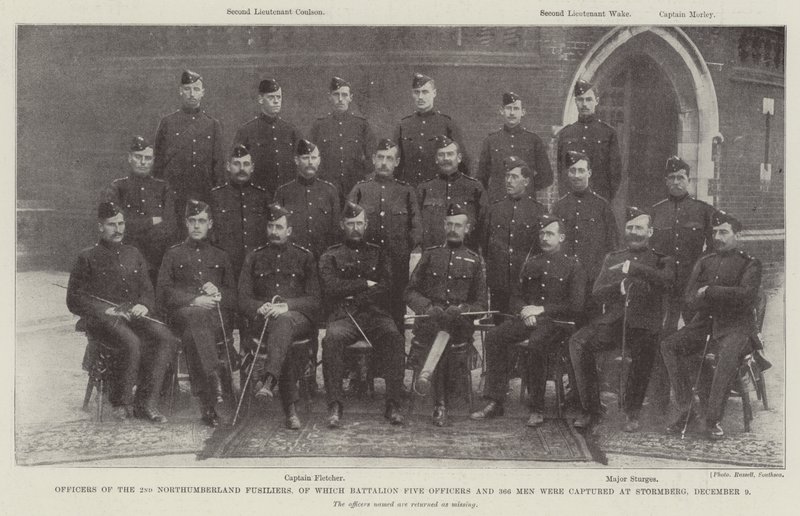 Officieren van de 2e Northumberland Fusiliers, waarvan vijf officieren en 366 mannen werden gevangengenomen in Stormberg, 9 december door English Photographer