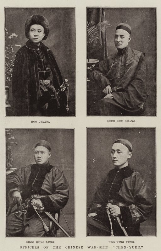 Officieren van het Chinese oorlogsschip Chen-Yuen door English Photographer