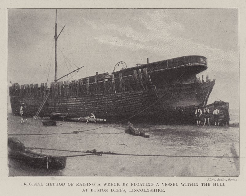 Originele methode om een wrak te bergen door een schip binnen de romp te laten drijven in Boston Deeps, Lincolnshire door English Photographer