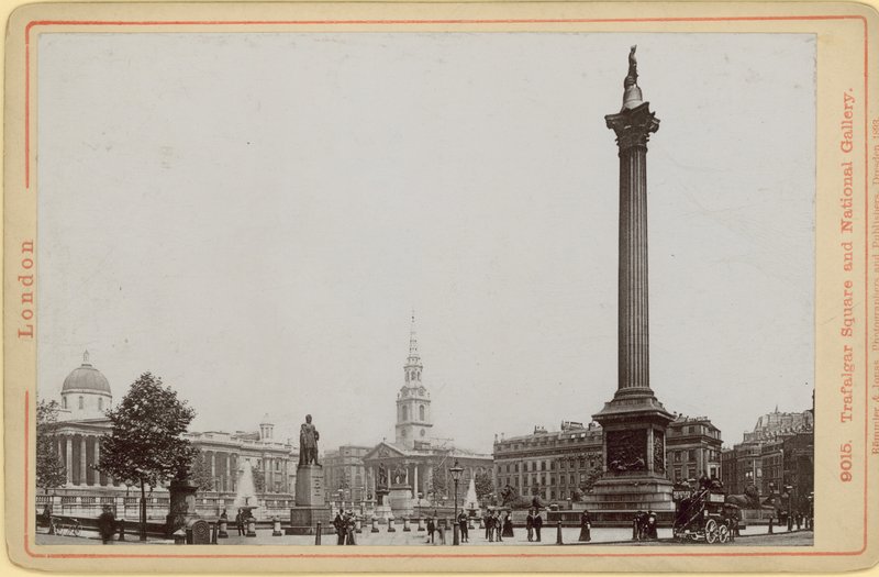 Ansichtkaart met een afbeelding van Nelsons Column door English Photographer