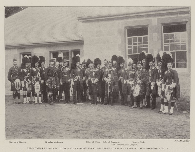 Presentatie van kleuren aan de Gordon Highlanders door de Prins van Wales bij Braikley, nabij Balmoral, 18 september door English Photographer