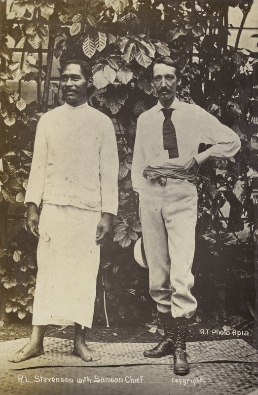Robert Louis Stevenson met een Samoaans hoofdman door English Photographer