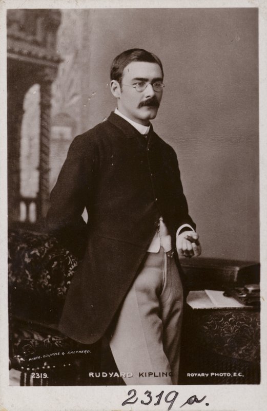 Rudyard Kipling (1865-1936), Engelse schrijver van korte verhalen, dichter en romanschrijver door English Photographer