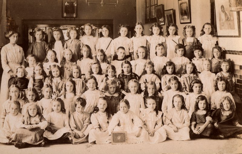 Schoolkinderen, Norfolk, begin 20e eeuw door English Photographer