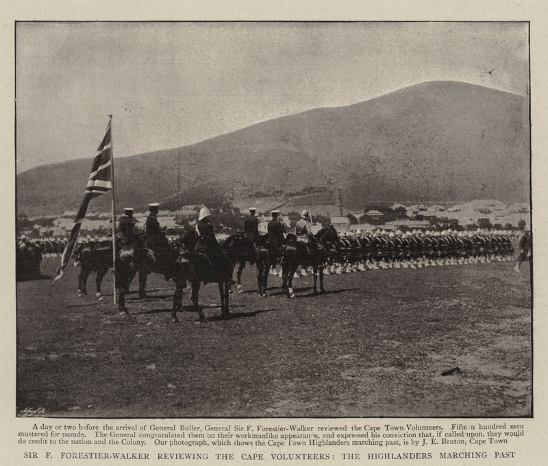 Sir F Forestier-Walker beoordeelt de Kaapse Vrijwilligers, de Hooglanders marcheren voorbij door English Photographer