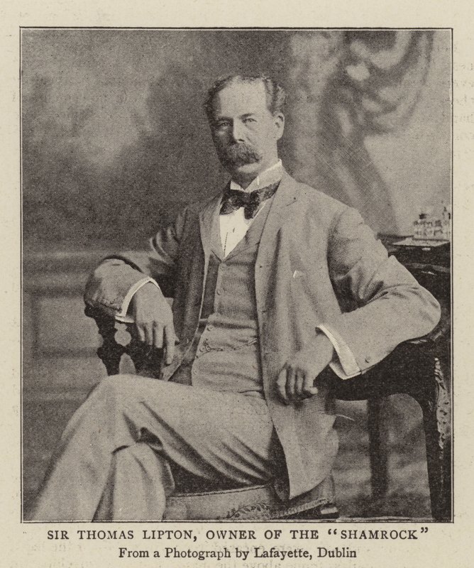 Sir Thomas Lipton, eigenaar van de Shamrock door English Photographer