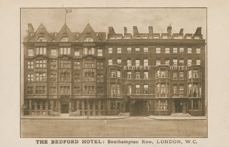 The Bedford Hotel, Southampton Row, Londen door English Photographer