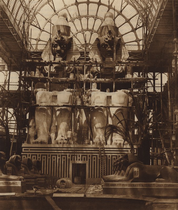 De kolossen van Aboo Simbel in het proces van schilderen door English Photographer