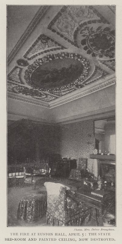 De Brand in Euston Hall, 5 april, de Staatslaapkamer en het Geschilderde Plafond, nu vernietigd door English Photographer