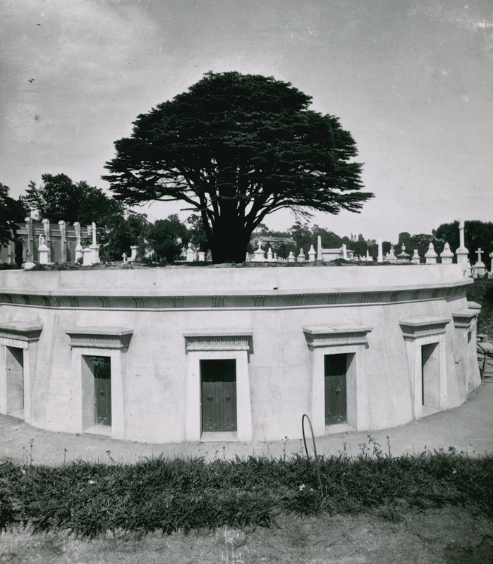 De Libanon Catacombe, Highgate Begraafplaats door English Photographer