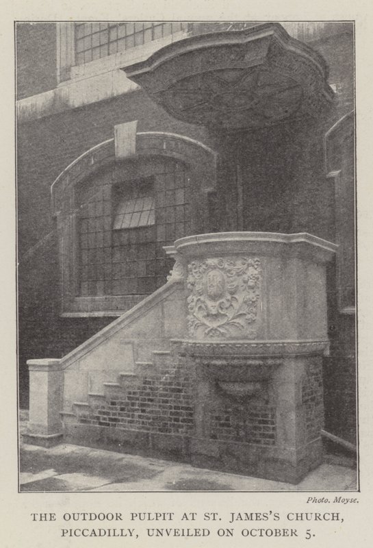 De buitenpreekstoel bij de St James