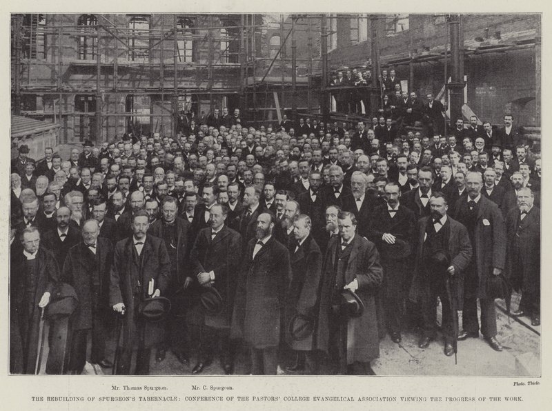 De herbouw van Spurgeons Tabernacle, conferentie van de Pastors College Evangelical Association die de voortgang van het werk bekijkt door English Photographer