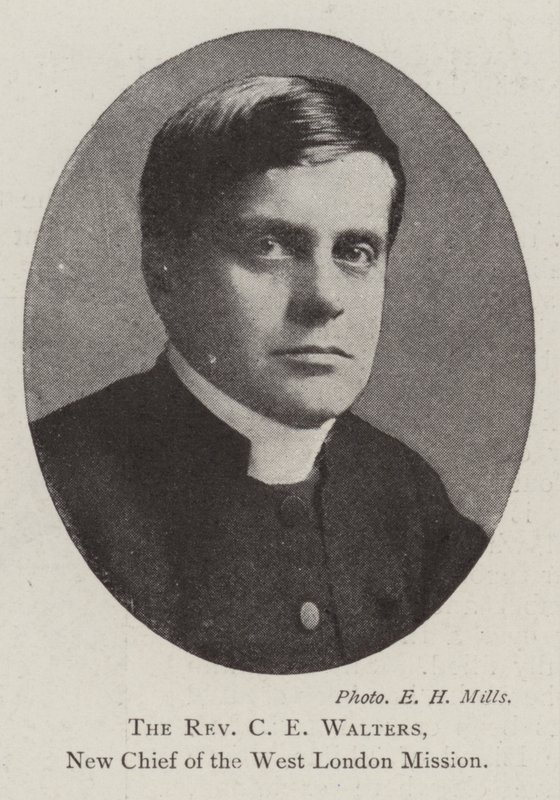 De eerwaarde C E Walters, nieuwe chef van de West London Mission door English Photographer