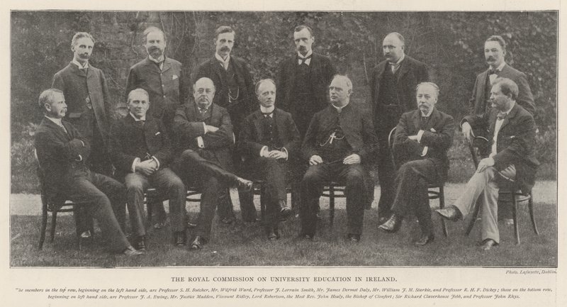 De Koninklijke Commissie voor Universitaire Educatie in Ierland door English Photographer