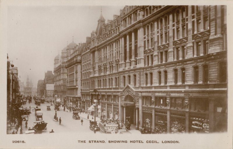 The Strand, Hotel Cecil, Londen door English Photographer