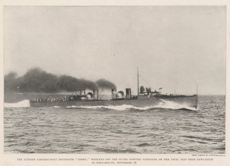 De Turbine Torpedobootjager Cobra, vergaan bij de Outer Dowsing Zandbank tijdens haar Proefvaart van Newcastle naar Portsmouth, 18 september door English Photographer