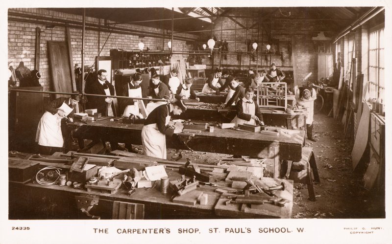 De timmerwerkplaats van St Pauls School door English Photographer