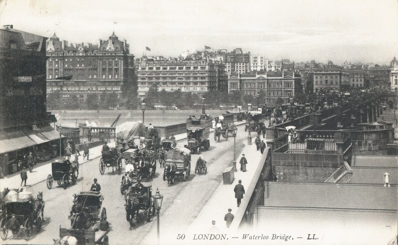 Verkeer over Waterloo Bridge door English Photographer