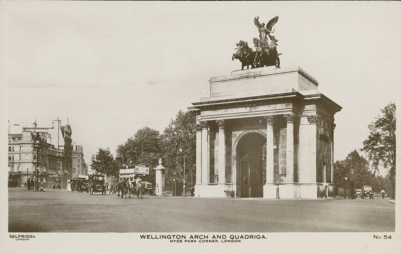 Wellington Arch en Quadriga, Hyde Park Corner door English Photographer