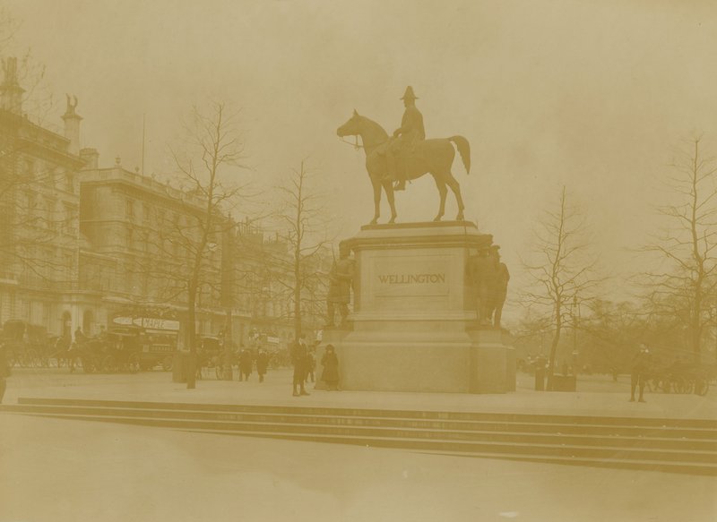Wellingtons standbeeld in Hyde Park, Londen door English Photographer
