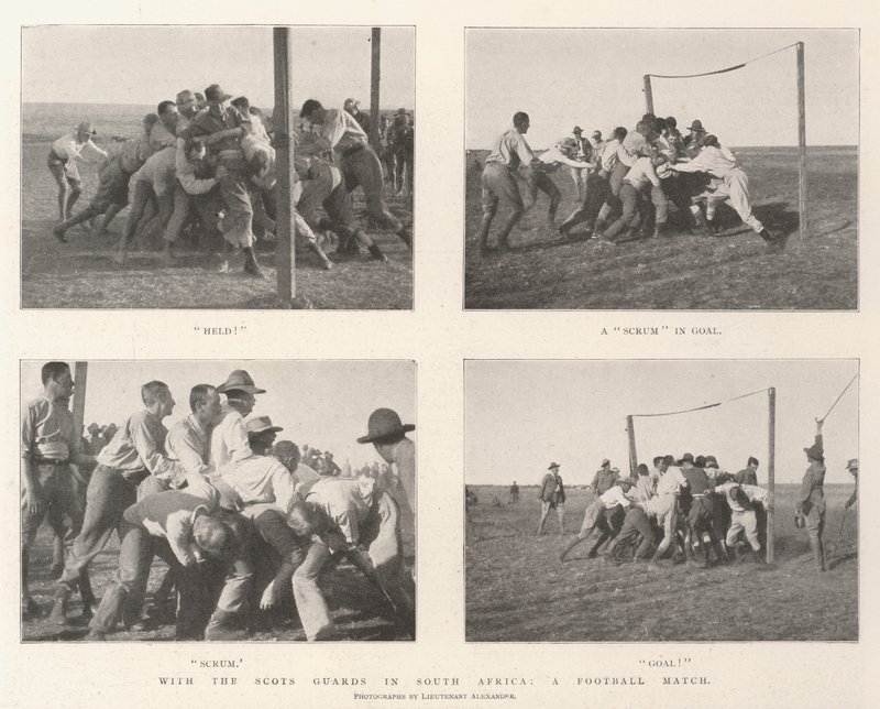 Met de Scots Guards in Zuid-Afrika, een Voetbalwedstrijd door English Photographer