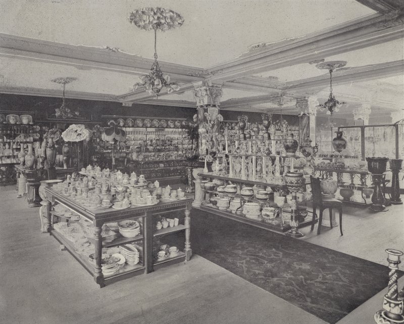 Hoek in de China Showrooms, Harrods door English School