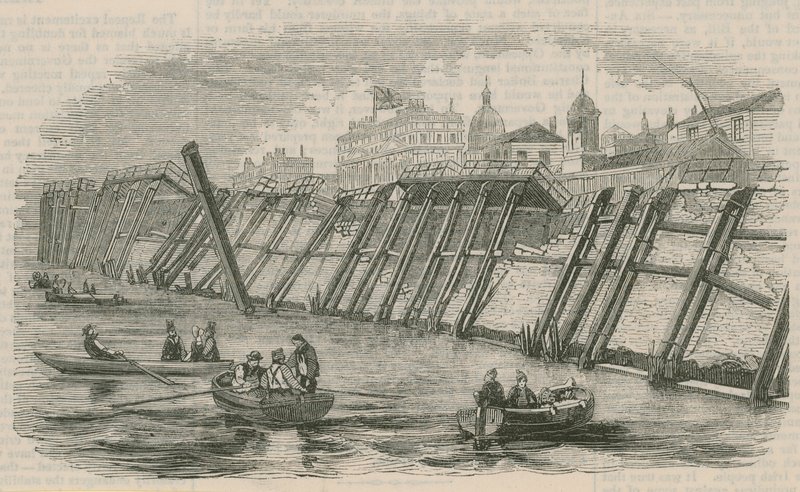 Greenwich Pier na de val door English School