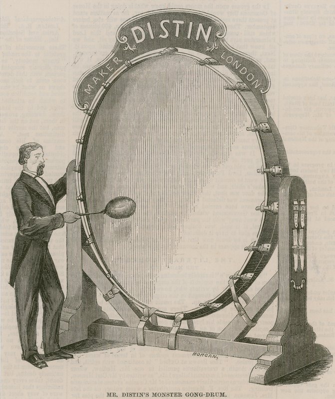 De Monster Gong-Drum van Mr Distin door English School