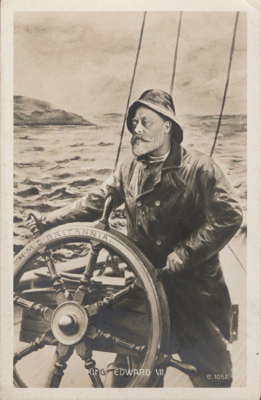 Portret van koning Edward VII aan het roer van HMS Britannia door English School