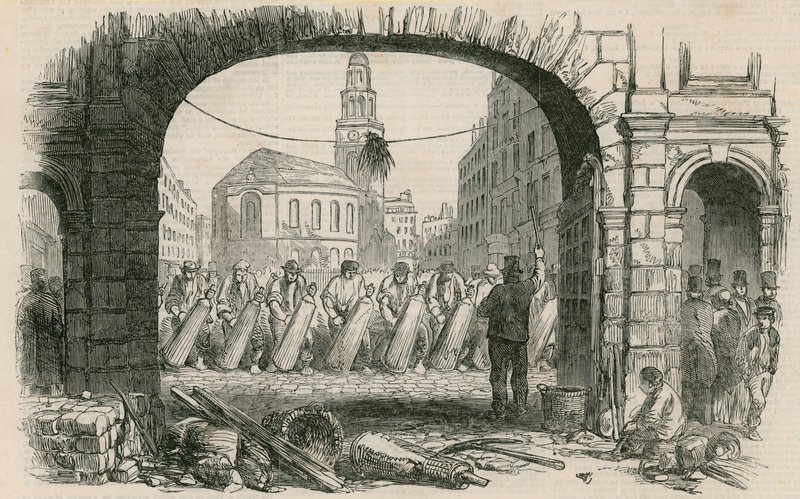 Herbestrating van The Strand, Londen door English School