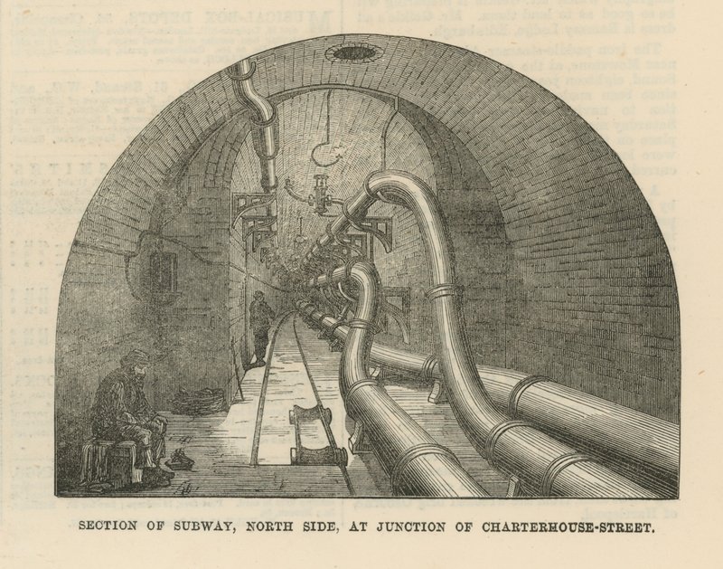 Doorsnede van metro, noordzijde, bij kruising van Charterhouse Street door English School