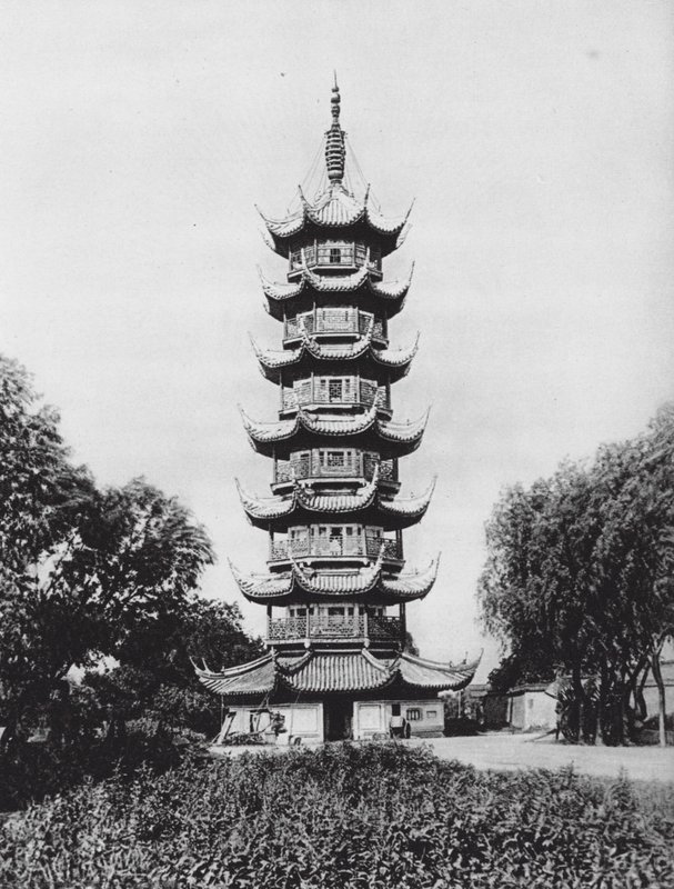 Shanghai, Lung hua ta, Kiangsu, Pagode van de Schoonheid van de Draak door Ernst Boerschmann