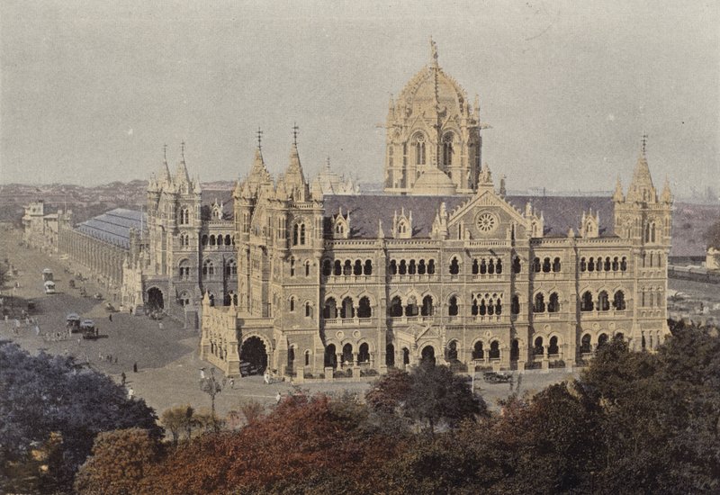 Bombay, Victoria Station door European Photographer