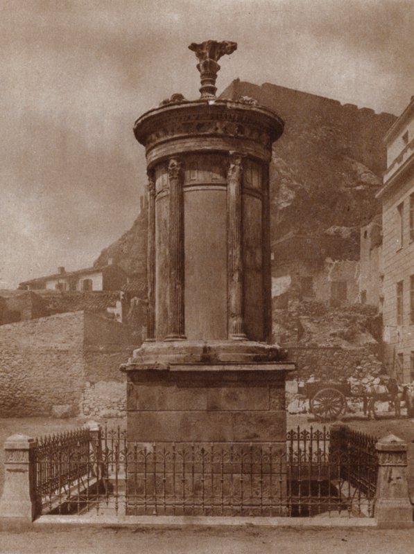 Monument voor Dionysus, god van de wijn, opgericht in Athene in 335-34 v.Chr. door Lysicrates om de overwinning van zijn team in de theatervoorstellingen te vieren door European Photographer