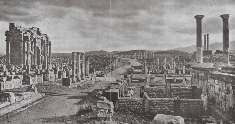 Timgad (zw/w foto) door European Photographer