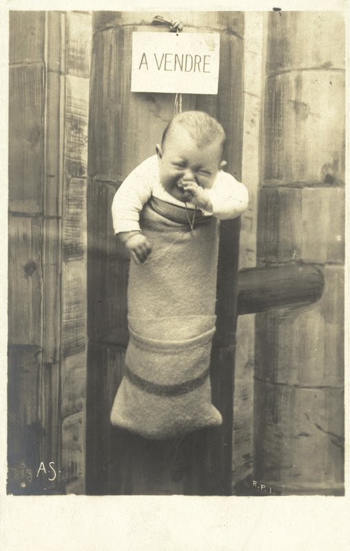 Te koop, baby te koop door French Photographer