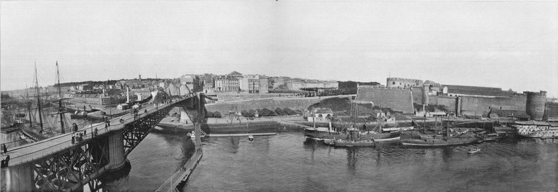 Brest - Le Pont Tournant en de militaire haven door French Photographer