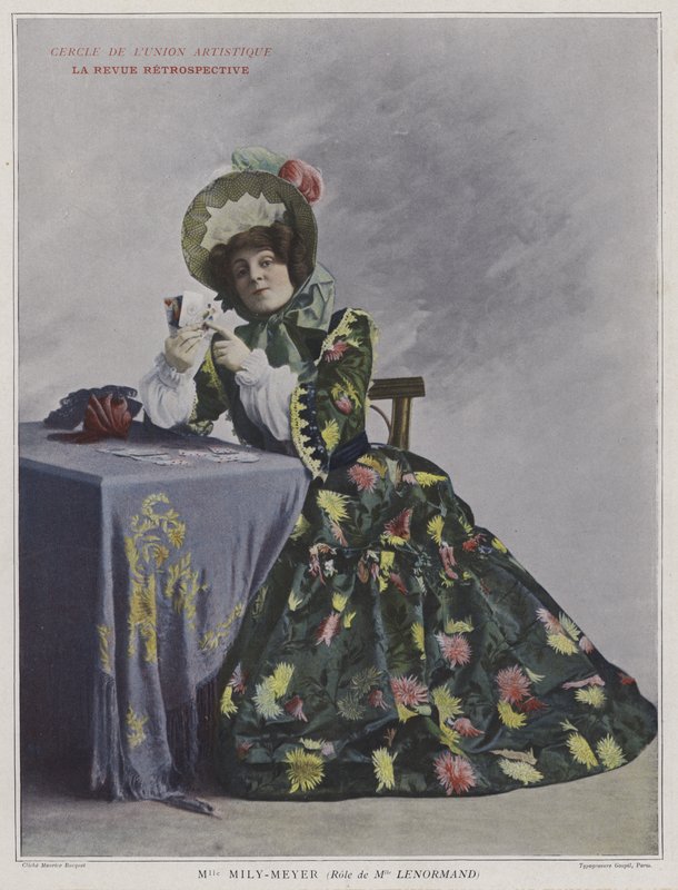 Emilie Mily-Meyer als Mademoiselle Lenormand in La Revue Retrospective door French Photographer
