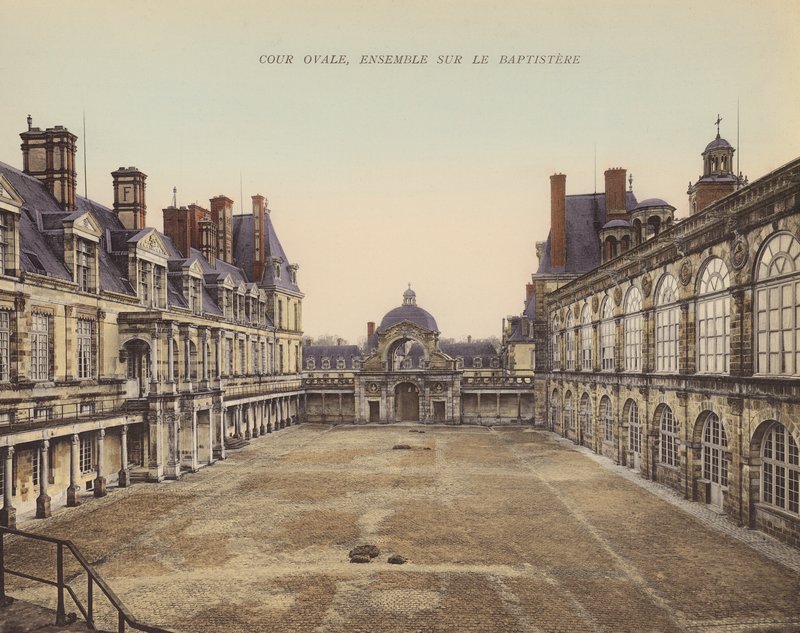 Fontainebleau: Cour Ovale, Ensemble sur le Baptistere door French Photographer